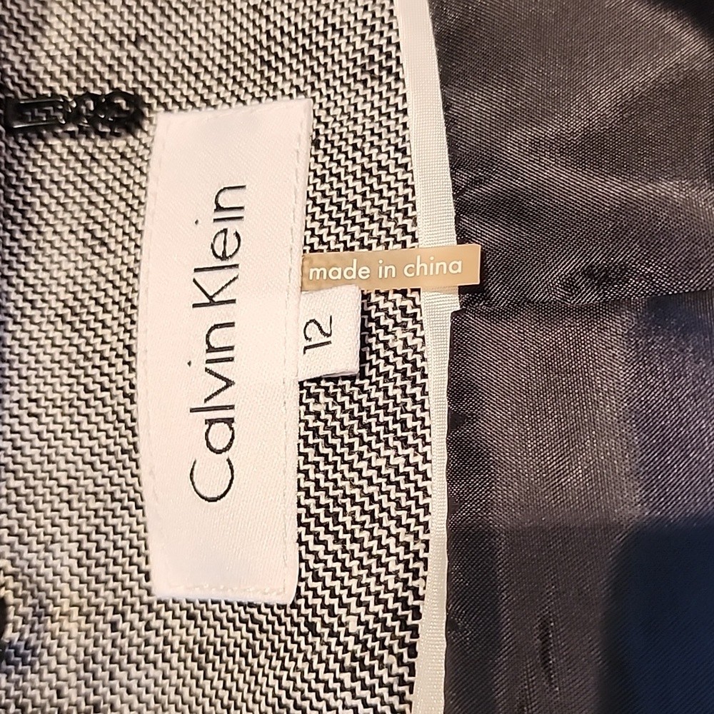 Calvin Klein skirt set - Picture 6 of 16